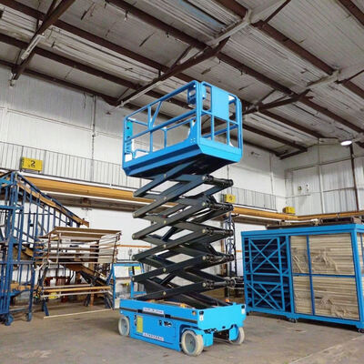 o armazém de 450kg 10m usa o elevador automotor elétrico hidráulico da tesoura